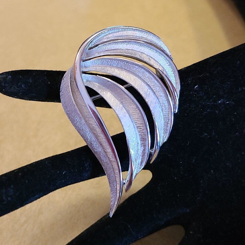 Vintage Trifari Brooch